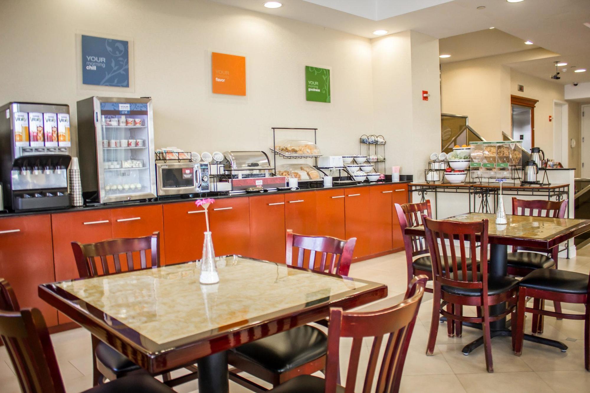 ניו יורק Comfort Inn & Suites Laguardia Airport מראה חיצוני תמונה