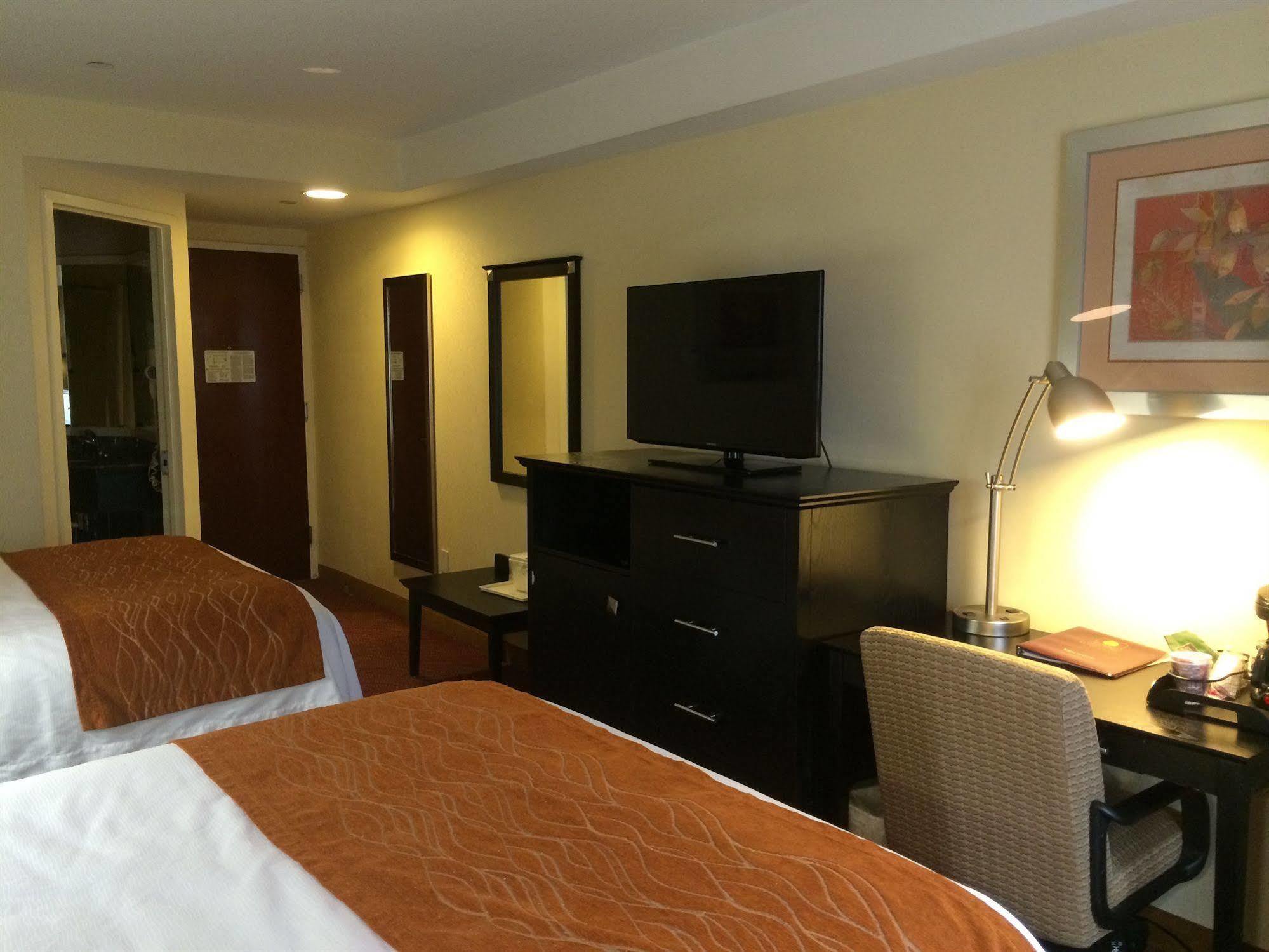 ניו יורק Comfort Inn & Suites Laguardia Airport מראה חיצוני תמונה