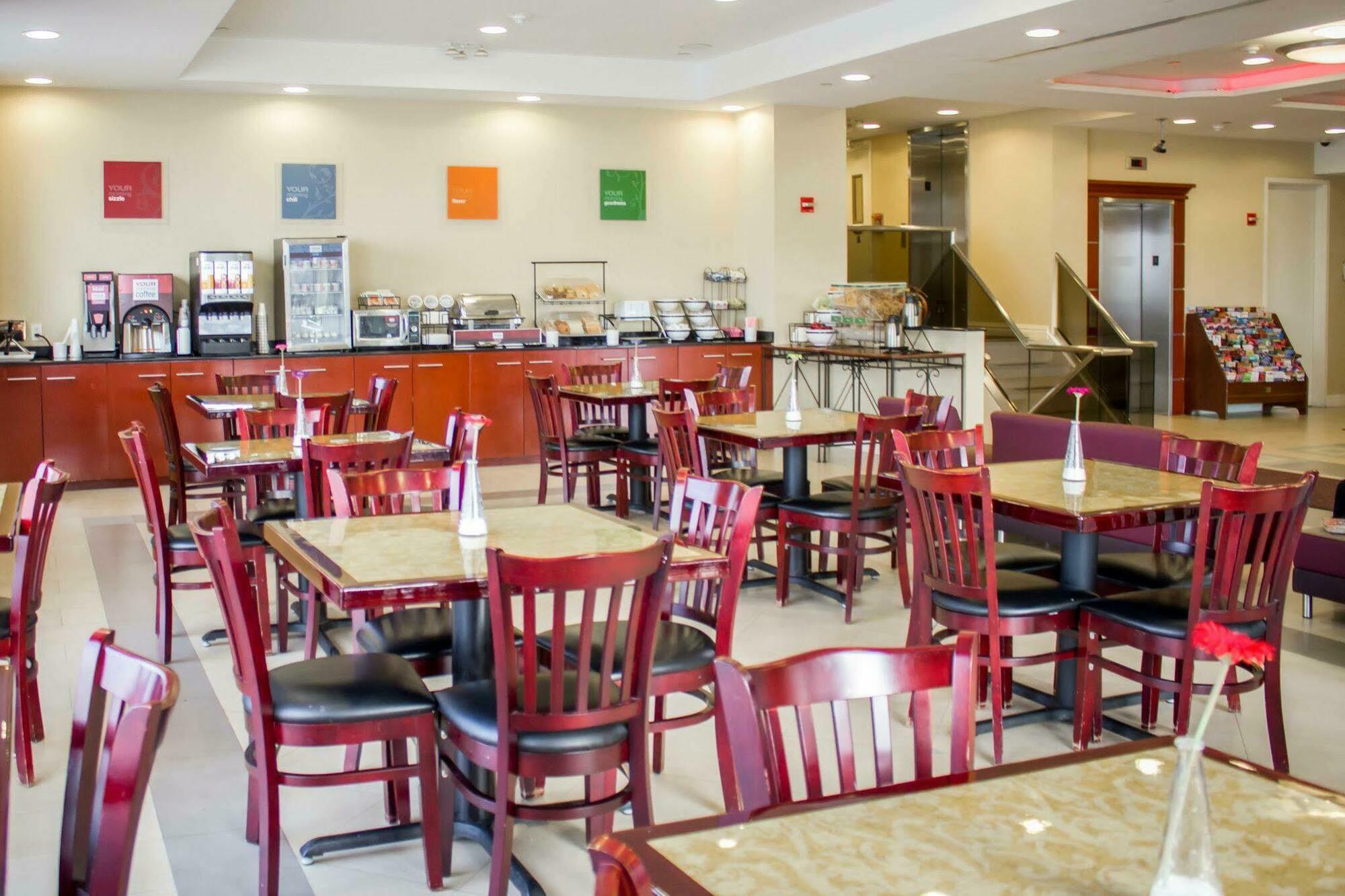 ניו יורק Comfort Inn & Suites Laguardia Airport מראה חיצוני תמונה